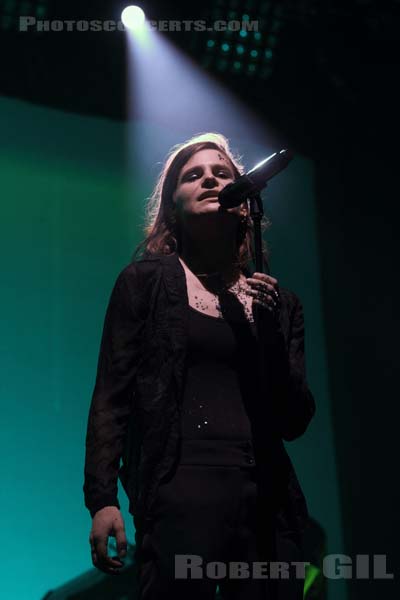 CHRISTINE AND THE QUEENS - 2015-07-16 - PARIS - Parvis de l'Hotel de Ville - 